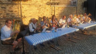 Bild: Stadt Schönsee/exb
Die Stammtischmusikanten hatten diesmal die Regie bei den Schönseer Abendklängen übernommen.