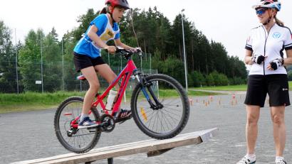 Bild: bkr
Geschicklichkeit auf zwei Rädern ist wieder beim Fahrradparcours der Radsportabteilung des SVI gefragt.