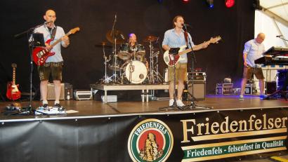 Bild: sm
"Erwin und die Heckflossen" spielten am Freitagabend im Festzelt auf