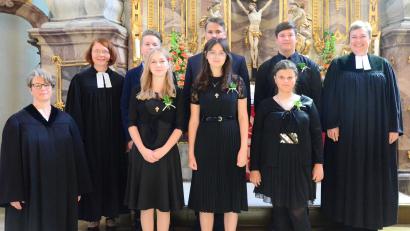 Bild: Kunz
Diese sieben jungen Christen feiern in St. Michael ihre Konfirmation.