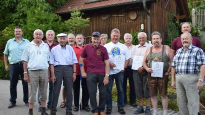 Bild: Josef Schwandner/exb
Der OWV Trausnitz ehrte Mitglieder.