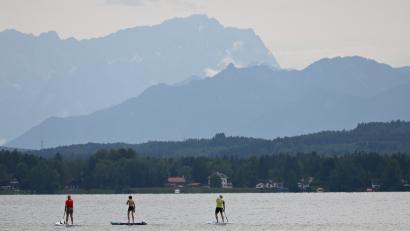 Symbolbild: Katrin Requadt
Ein Mann hat die Garage seines Nachbarn zersägt, weil sie ihm die Sicht auf den Starnberger See versperrt hat