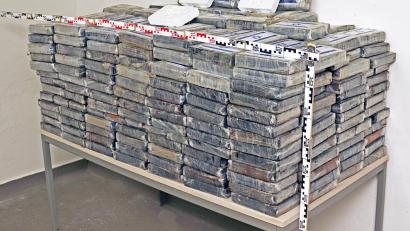 Bild: Polizei Oberfranken
Nach der Sicherstellung von 740 Kilogramm Kokain in Bremen sind in Coburg fünf Tatverdächtige angeklagt worden.