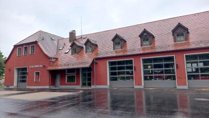 Bild: fpoz
Für Anbau und Erweiterung des Feuerwehrgerätehauses in Waldershof (Bild) sind in nichtöffentlicher Sitzung Planungsleistungen vergeben worden.