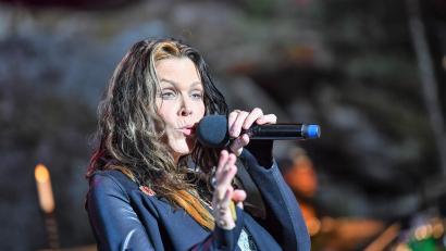 Bild: Florian Miedl/Luisenburg-Festspiele
Mit einem kraftvollen Auftritt begeisterte Beth Hart auf der Luisenburg.