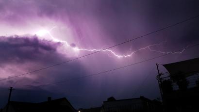 Bild: Petra Hartl
Der Deutsche Wetterdienst warnt vor Gewittern. Die Warnungen betreffen vor allem Nordbayern und die Oberpfalz.