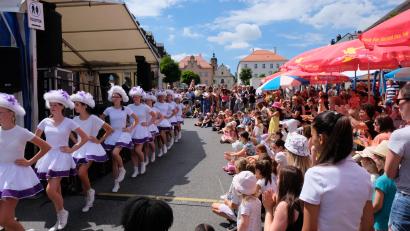 Bild: do
Straße frei hieß es beim Eschenbacher Bürgerfest mit einem bunten Programm. Mit dabei die Lila-Garde der Faschingsgesellschaft