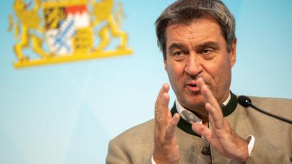 Bild: Peter Kneffel/dpa
Nach Ansicht von Bayerns Ministerpräsident gibt es in Berlin eine gegen Bayern gerichtete Stimmung.