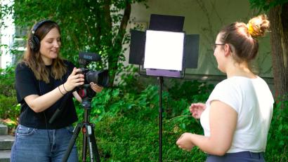 Bild: Marco Meier
Mediengestalter Bild und Ton (m/w/d) erstellen Videos und Grafiken für unsere Tageszeitungstitel, Onetz.de und unsere Social-Media-Kanäle.