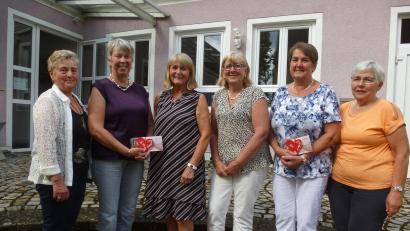 Bild: bk
Ein Teil des Frauenkreis- Führungsteams mit (von links) Christa Heidrich, Annerose Harrer, Irmgard Kummer, Monika Mühlbach, Emma Kummer und Brunhilde Witzl.