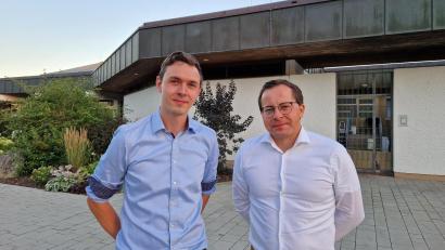 Bild: Thomas Dobler 
Im Schwandorfer Stadtrat konnten die Tennet-Vertreter Gunnar Heinitz und Andreas Schieder (von links) über den Ostbayernring sprechen.