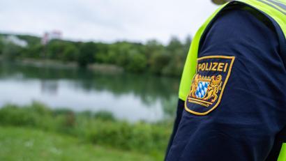 Symbolbild: Nicolas Armer/dpa
Die Polizei warnt vor der Masche des "Falschen Polizeibeamten". Derzeit häufen sich in der Oberpfalz Anrufe von Betrügern.