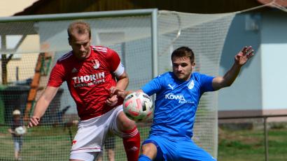 Archivbild: mhs
Am vergangenen Sonntag verlor die SpVgg Pfreimd (links Nicholas Schmid) das Derby gegen den SC Ettmannsdorf (rechts Maximilian Schreyer) mit 0:3. Am Freitag um 19 Uhr treten die Pfreimder beim TSV Kareth an.