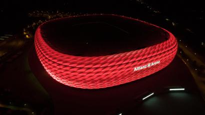 Symbolbild: Sven Hoppe
Die Allianz Arena wird am Abend nur noch drei Stunden beleuchtet.