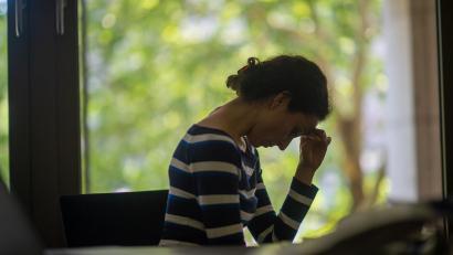 Symbolbild: Klaus-Dietmar Gabbert/dpa
Wer ständig in einer negativen Gedankenspirale festhängt, blockiert sich im Beruf selbst.