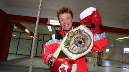 Archivbild: Karl-Josef Hildenbrand/dpa
Tina Schüssler feierte als Kickboxerin große Erfolge. Nun unterstützt sie als Botschafterin für das Deutsche Rote Kreuz, das BRK und die DKMS andere Menschen.
