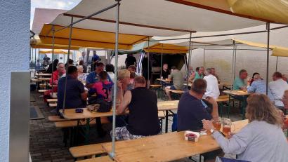 Bild: Johann Hermann/exb
Das Hinterhoffest der Freien Wähler Neustadt/WN.