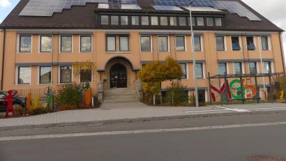 Bild: rn
Mit einer Million Euro erreicht der Haushalt 2022 des Schulverbandes Eschenbach eine Rekordmarke. In der Markus-Gottwalt-Schule werden Kinder aus zwölf Gemeinden unterrichtet.