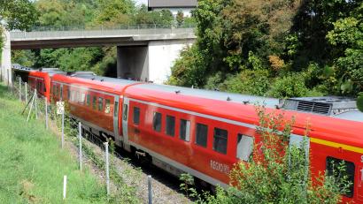 Archivbild: Stephan Huber
Von Amberg nach Schwandorf ist die Bahnstrecke eingleisig. Jetzt wird geprüft, ob die Strecke zweigleisig ausgebaut wird.