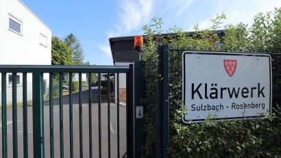 Bild: Wolfgang Steinbacher
Das Klärwerk verbraucht zwischen 3000 und 4000 kWh Strom am Tag. Eine eigene PV-Anlage am Dach des Maschinenhauses könnte mithelfen, den Eigenbedarf zu decken.