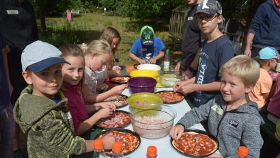 Bild: jr
Eine Pizza schmeckt gleich noch mal so gut, wenn sie selbst zubereitet wird.