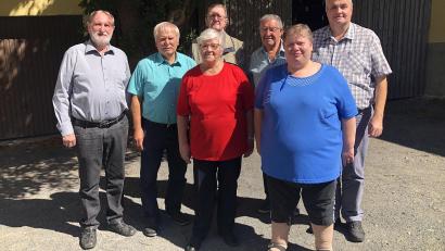 Bild: wro
Einstimmig wurde Helmut Stauber (Zweiter von links) als Vorsitzender des VdK-Ortsverbandes Wiesau bestätigt. Unterstützt wird er von Georg Saller (links), Monika Schmid, Franz Prößl, Eduard Klarner und Gerlinde Bayer (weiter von links). VdK-Kreisgeschäftsführer Thomas Stöckl (rechts) gratulierte.
