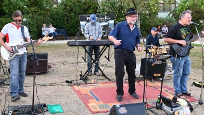 Bild: gf
Rockomotive Breath war am vergangenen Sonntag zu Gast im Maltesergarten in Amberg.