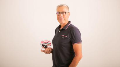 Bild: Automobilclub von Deutschland
Der Burglengenfelder Lehrer Stefan Rittger darf den Ehrentitel "Held der Straße" führen.