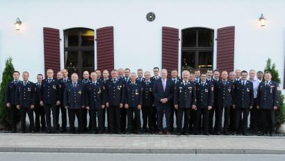 Bild: Christine Hollederer/exb
Auf insgesamt 745 Jahre aktiven Dienst bei der Feuerwehr bringen es die geehrten Floriansjünger aus der Marktgemeinde Hohenburg.