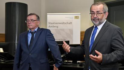 Bild: Petra Hartl
Leitender Oberstaatsanwalt Joachim Diesch (links) und der neue Nürnberger Generalstaatsanwalt Andreas Wimmer erörterten die Lage in Amberg.