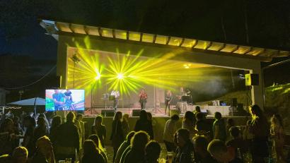 Bild: eib
Gelöste Stimmung herrschte bei der Party am Abend mit der Coverband "Jukebox" auf der neuen Bühne.