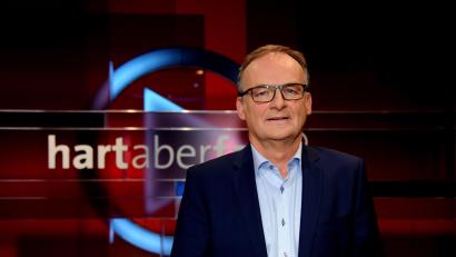 Bild: Horst Galuschka
rank Plasberg gibt nach mehr als 20 Jahren die Moderation von "Hart aber fair" ab