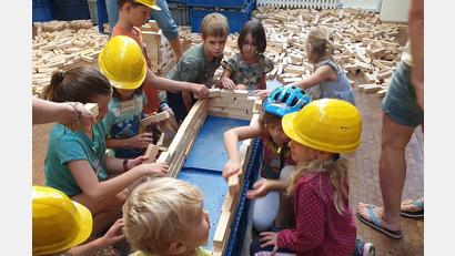 Bild: Landeskirchliche Gemeinschaft Amberg-Sulzbach/exb
17.000 Holzklötzchen standen den Kindern als Baumaterial zur Verfügung.
