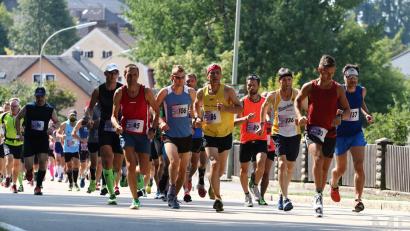 Bild: eib
Sie laufen wieder: Der Paneuropa-Halbmarathon führt am kommenden Samstag zum 13. Mal über die bayerisch - tschechische Grenze. Start ist um 11 Uhr am Sportplatz in Stadlern.