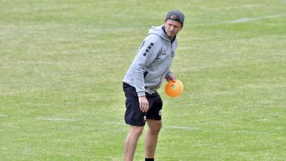 Archivbild: Hubert Ziegler
Kai Hempel, der Trainer der DJK Gebenbach. hat im Training diese Woche Klartext gesprochen.