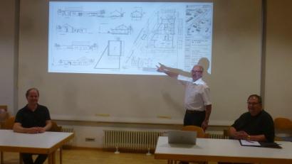 Bild: mad
Pfarrer Stefan Wagner, Albert Krieger, Pfarrer Markus Urban (von links) stellten das Tagespflegeprojekt vor.