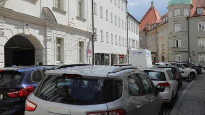 Bild: Wolfgang Steinbacher
Parken in der Amberger Altstadt ist ein Problem. Zu viele Autos teilen sich zu wenig Stellplätze. Doch wie sehen die Alternativen aus?
