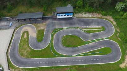Bild: Uwe Schmidt /exb
Der Modell-Rennsport-Club (MRSC) Amberg unterhält in der Nähe von Atzlricht eine Rennbahn, die saniert werden soll. Die Stadt Amberg gewährt dafür einen Zuschuss.