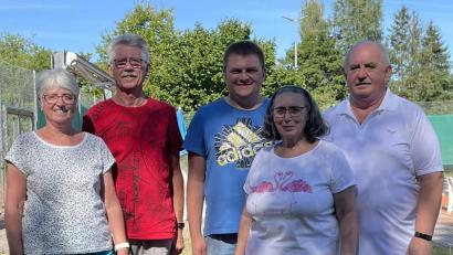 Bild: u
Einstimmige Mitgliedervoten erhalten sämtliche Vorstandsmitglieder der Hirschauer Wanderfreunde (von links): Schriftführerin Christa Kindzorra, Wanderwart Manfred Kindzorra, Zweiter Vorsitzender Dominik Pentner und Vorsitzender Christian Renner.