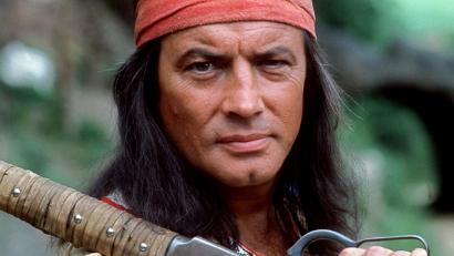 Symbolbild: Horst Ossinger
Pierre Brice in seiner Paraderolle als Winnetou. Immer wieder gibt es den Vorwurf kultureller Aneignung bei der Figur.