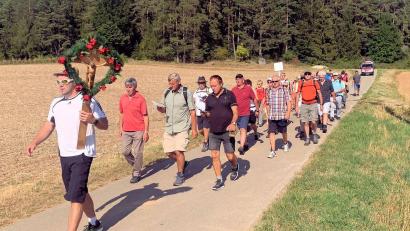 Bild: bjo
Singend und betend wallfahrten die Schmidmühlener zum Habsberg.