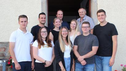Bild: Matthias Niebauer/exb
Die neu gewählte Vorstandschaft der KLJB Thanstein (von links): Patrick Reimer, Tobias Reitinger, Alicia Zisler, Verena Lottner, Mathias Dirnberger, Lisa Fuchs, Jessica Reimer, Wolfgang Niebauer, Thomas Failer und Simon Meixensberger.