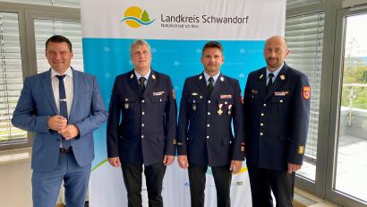 Bild: Matthias Meier, Landratsamt Schwandorf
(v.l.) Landrat Thomas Ebeling, Christian Weinfurtner, Andreas Brandstätter, Christian Demleitner