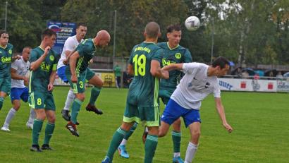 Archivbild: Gebert
Auf die Mitterteicher Defensive war in dieser Spielzeit bislang Verlass. Darauf wird es für Thomas Wildenauer (Mitte) und Co. auch am Freitag bei der SG Quelle Fürth ankommen.