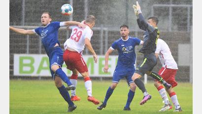 Bild: G. Büttner
Nach dem 2:0-Heimsieg gegen den ASV Neumarkt (Szene) will die SpVgg SV Weiden auch im Gastspiel beim Würzburger FV punkten.