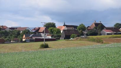 Bild: bö
Bewohner von Winbuch und benachbarter Ortsteile haben sich in einer Unterschriftenliste gegen den Bau eines Bürger-Windparks ausgesprochen. Jetzt lehnte auch der Marktgemeinderat mit 12:2 Stimmen das Projekt ab.