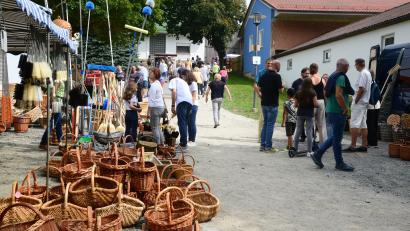 Bild: bey
Das Angebot beim Barthlmarkt in Eslarn war breitgefächert