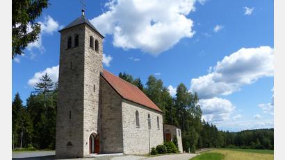 Archivbild: Thomas Schaller
Die Peterskirche in Wäldern soll ab 2025 komplett renoviert werden. Die Maßnahme wird nach ersten Schätzungen 1,3 bis 1,5 Millionen Euro kosten.