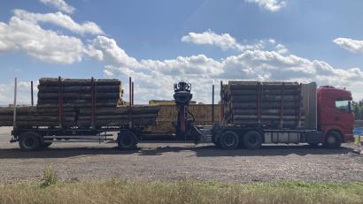 Bild: Polizeiinspektion Tirschenreuth/exb
Der Holzlaster war um über zehn Tonnen überladen.