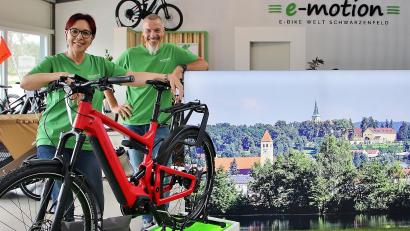 Bild: Thomas Dobler
Herbert Manz (rechts) hat ein E-Bike-Geschäft an der Schwarzenfeld Böttgerstraße aufgemacht, seine Schwester Michaela (links) ist die Geschäftsführerin.